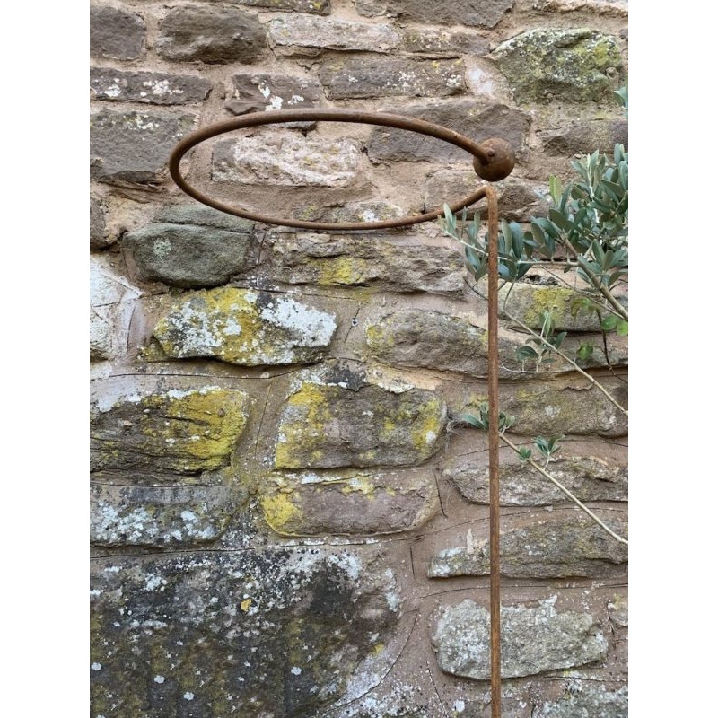 Tall Bunch Support Rusty