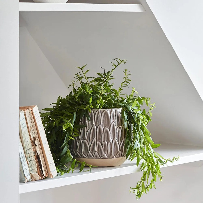 Arles Leaf Embossed Mocha Planter 17cm Height 18cm Dia