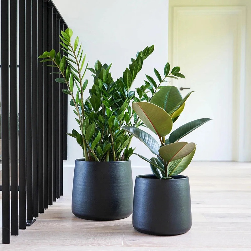 Akemi Planter Carbon Black 25cm Height 27cm Dia