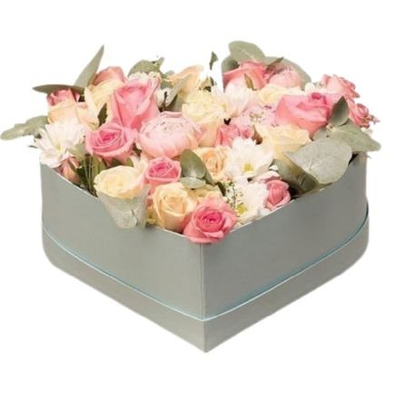 Pleasing Box of Peonies in Pink and Peach Spray Roses