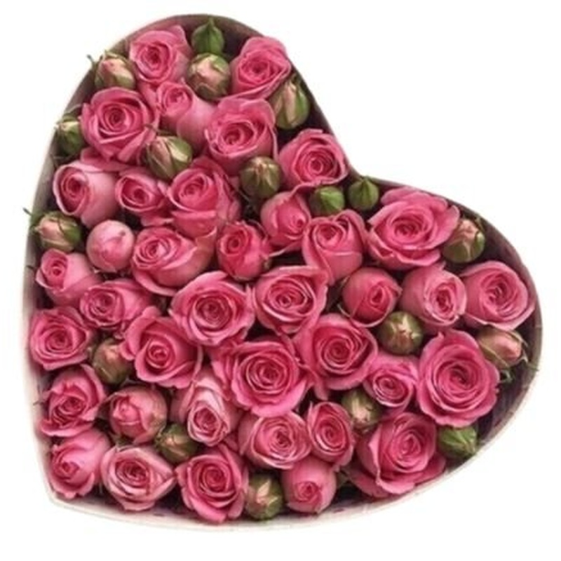 Spray Roses Lovely Heart Box