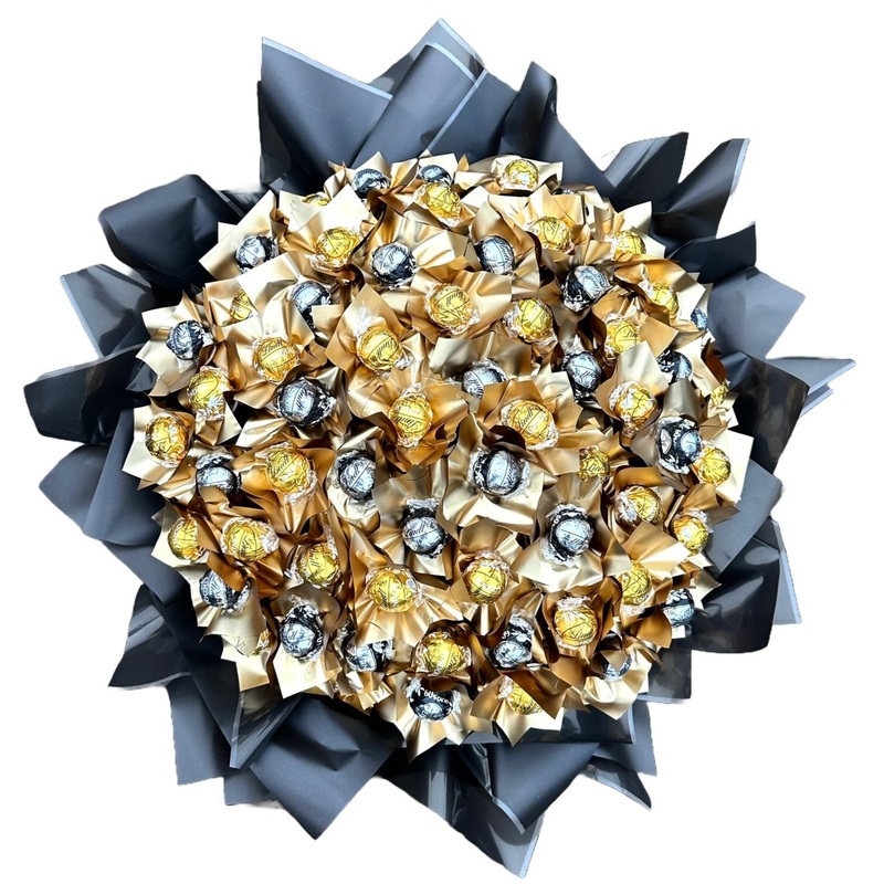 Black and Gold Rafined Chocolate Bouquet