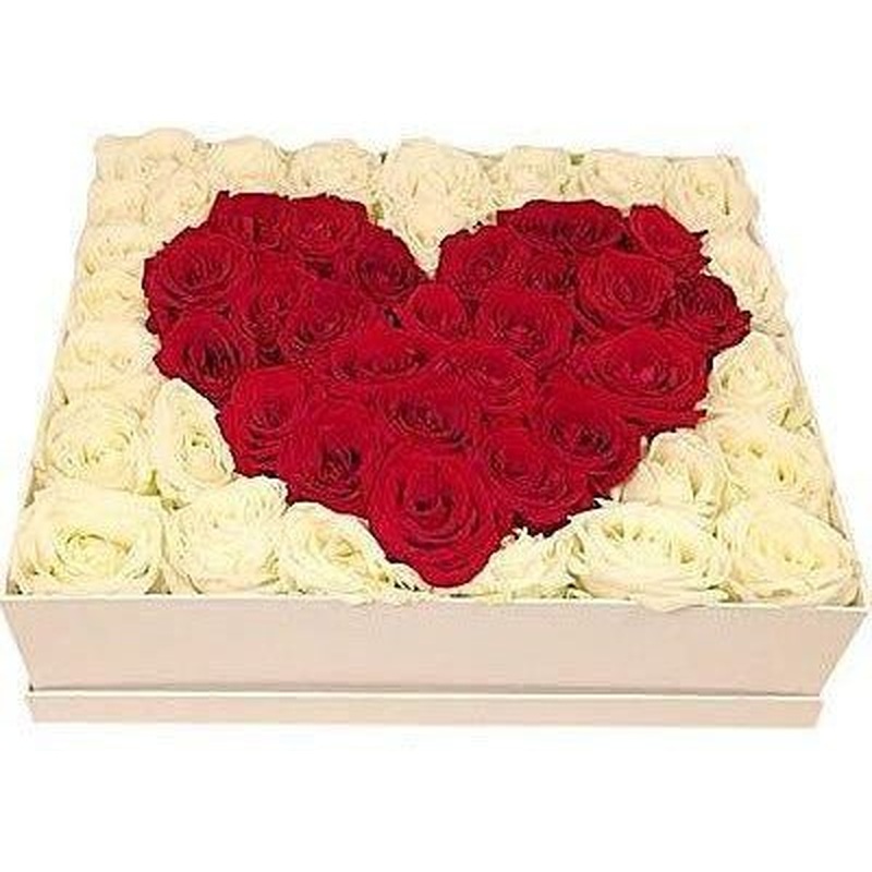 A Love Song Roses Box