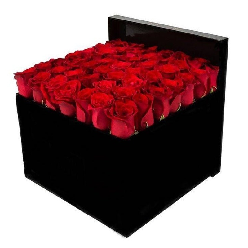 Red Kiss Roses Box