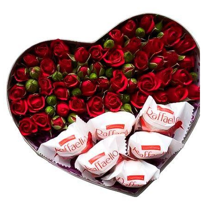Spray Roses with Chocolates
