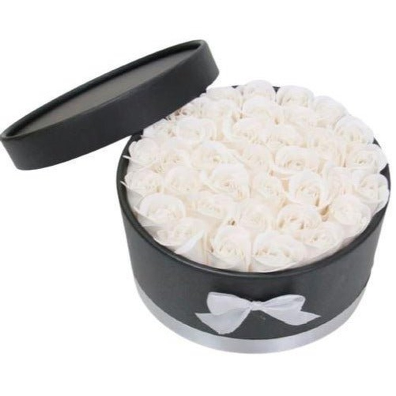 Infinity Roses Round Closed Box - Rose Head  2cm