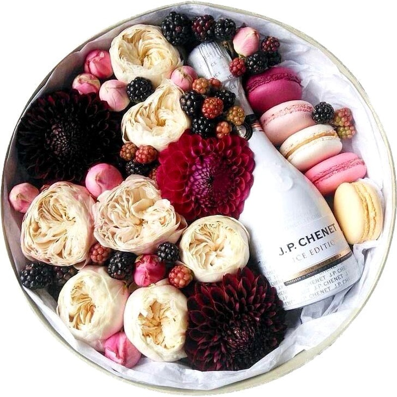 Luxury Flowers and Macarons Gift Box