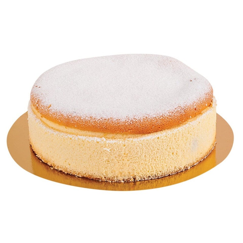 Traditional Cheesecake with Powdered Sugar