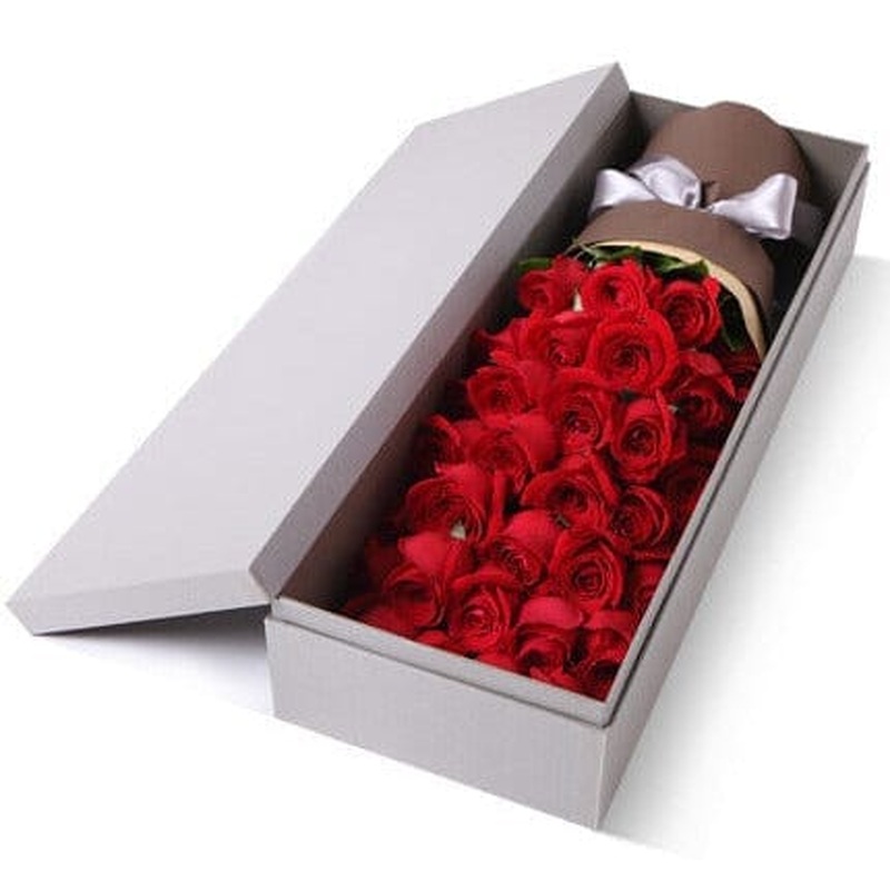 Thirty Luxury Roses Box