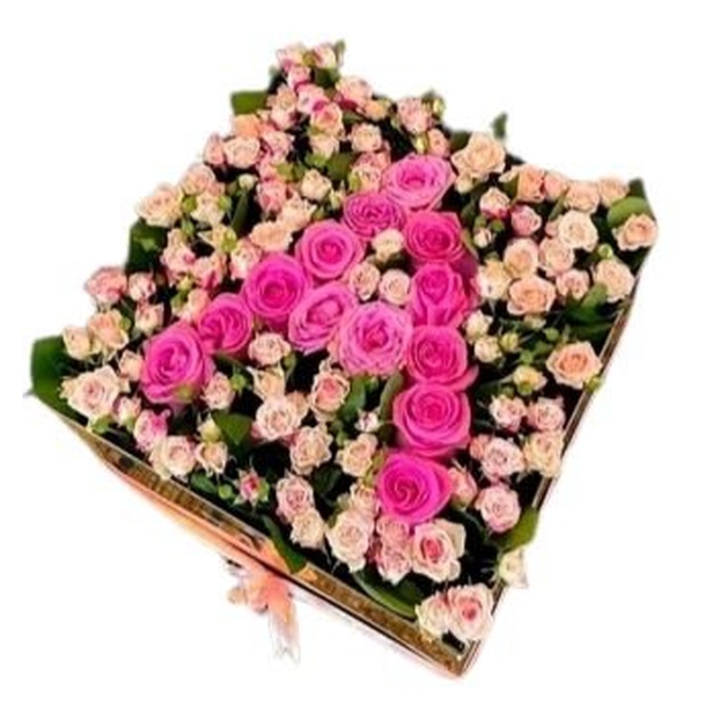 Cute Inicial Box of Spray Roses