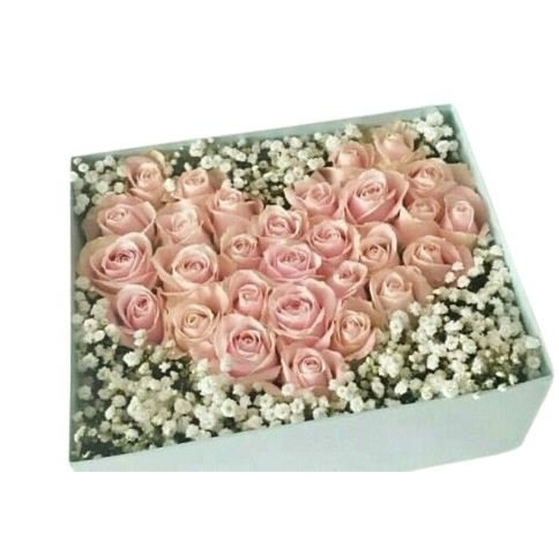 Luxury Box of Roses Heart in Gypsophila