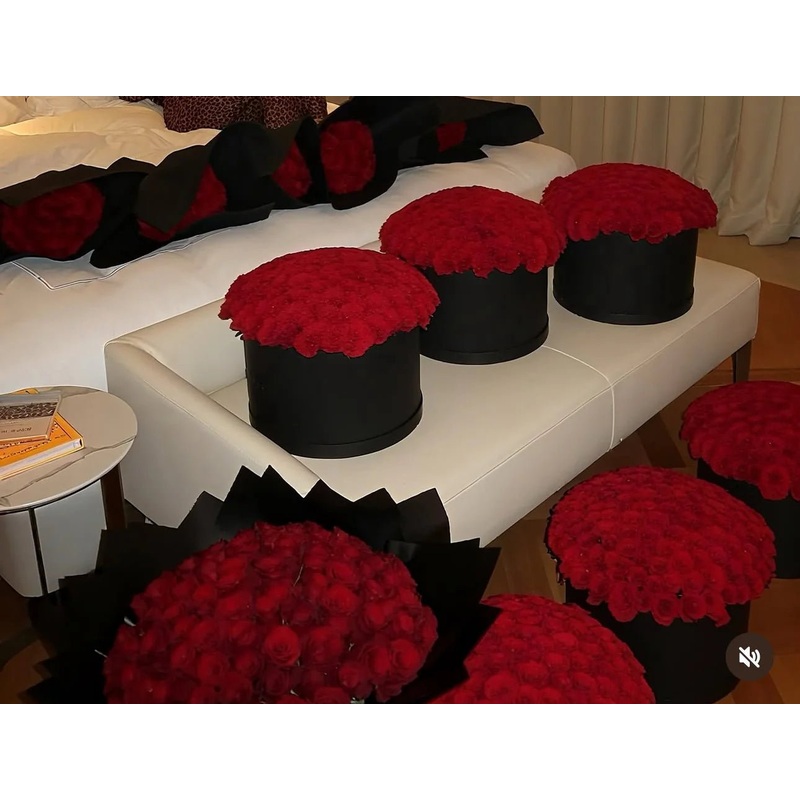 SPECIAL ORDER / ALL WHITE ROSES - DELIVERY ON WEDNESDAY